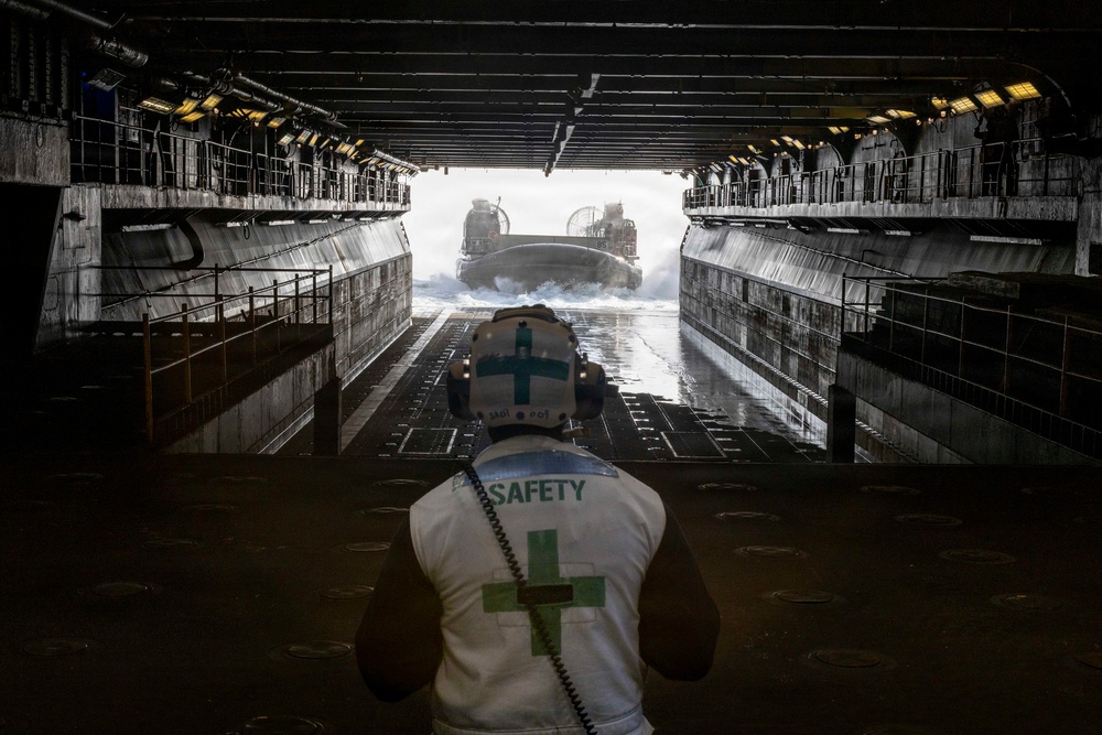 Midshipmen Prepare to Leave Kearsarge