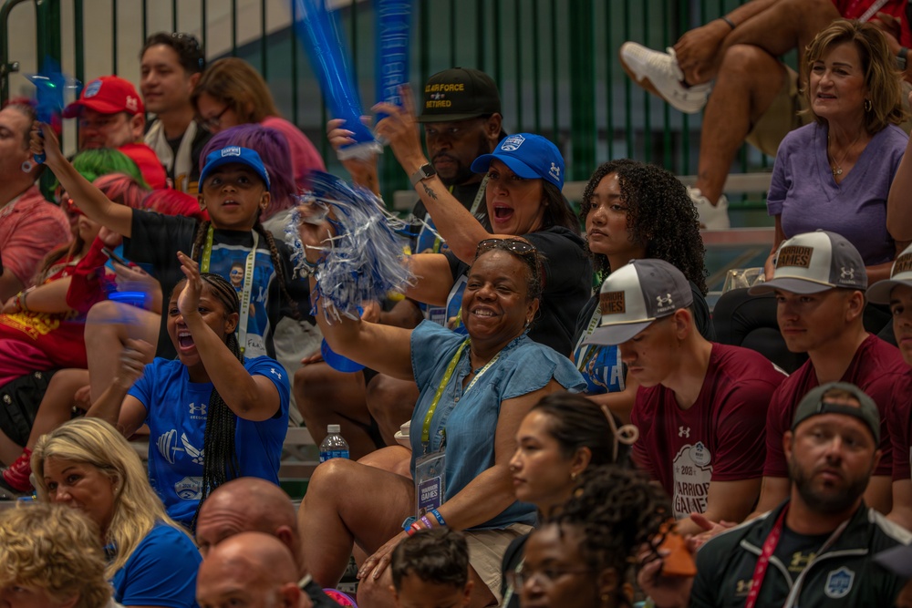 Air Force Warrior Games athletes compete in powerlifting