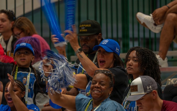 Air Force Warrior Games athletes compete in powerlifting