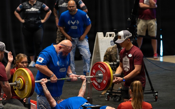 Air Force Warrior Games athletes compete in powerlifting