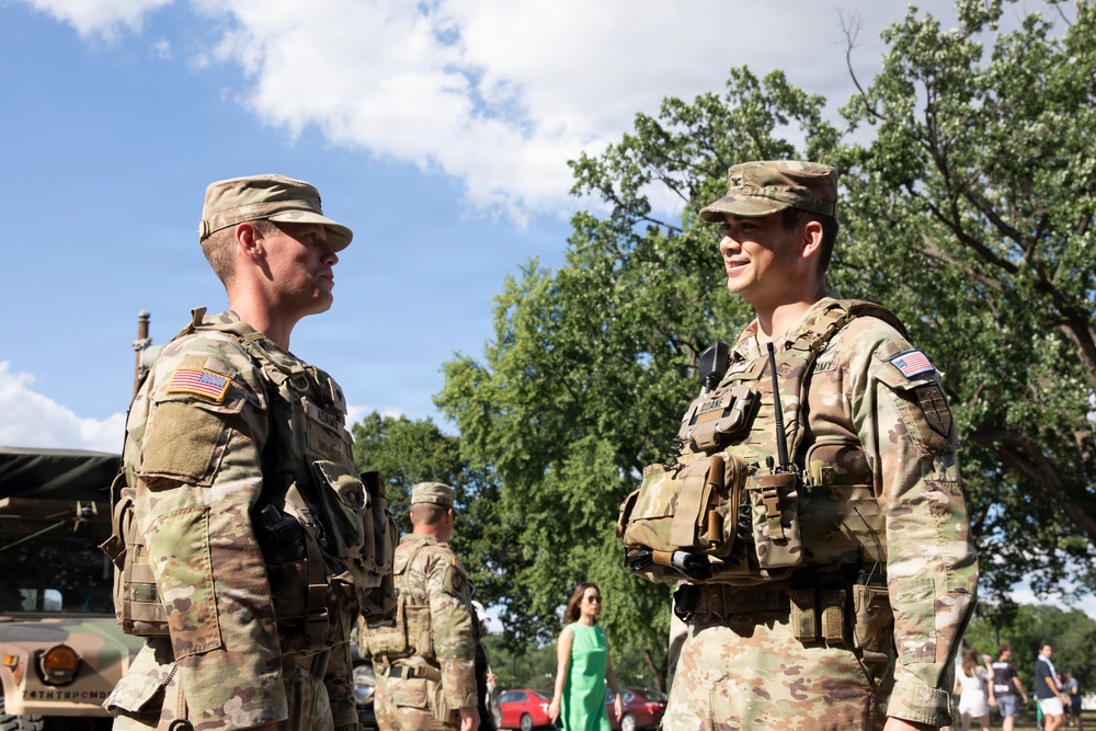 JTF-DC Leadership visits patrol teams
