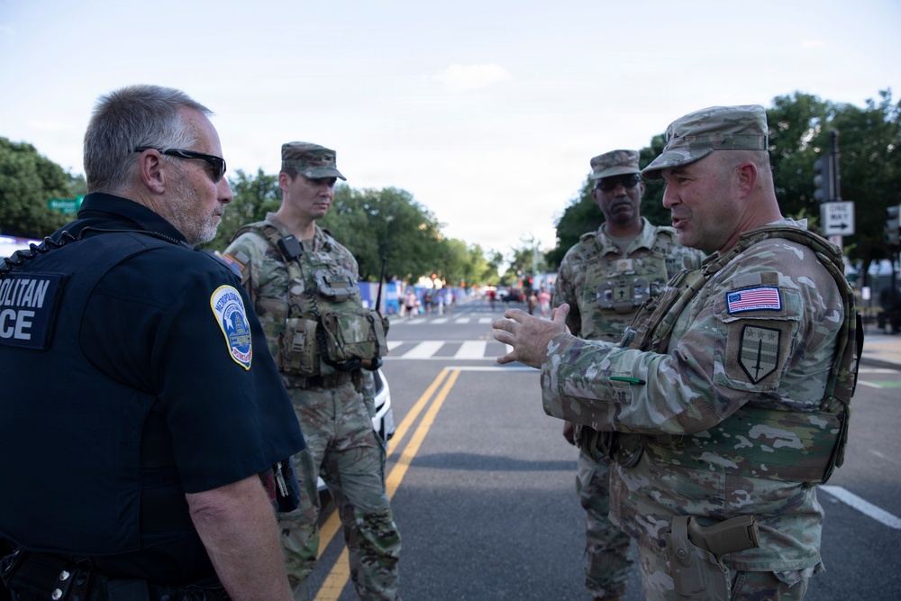 JTF-DC Leadership visits patrol teams