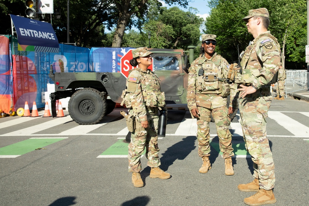 JTF-DC Leadership visits patrol teams