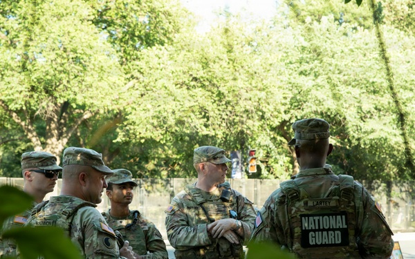 JTF-DC Leadership visits patrol teams
