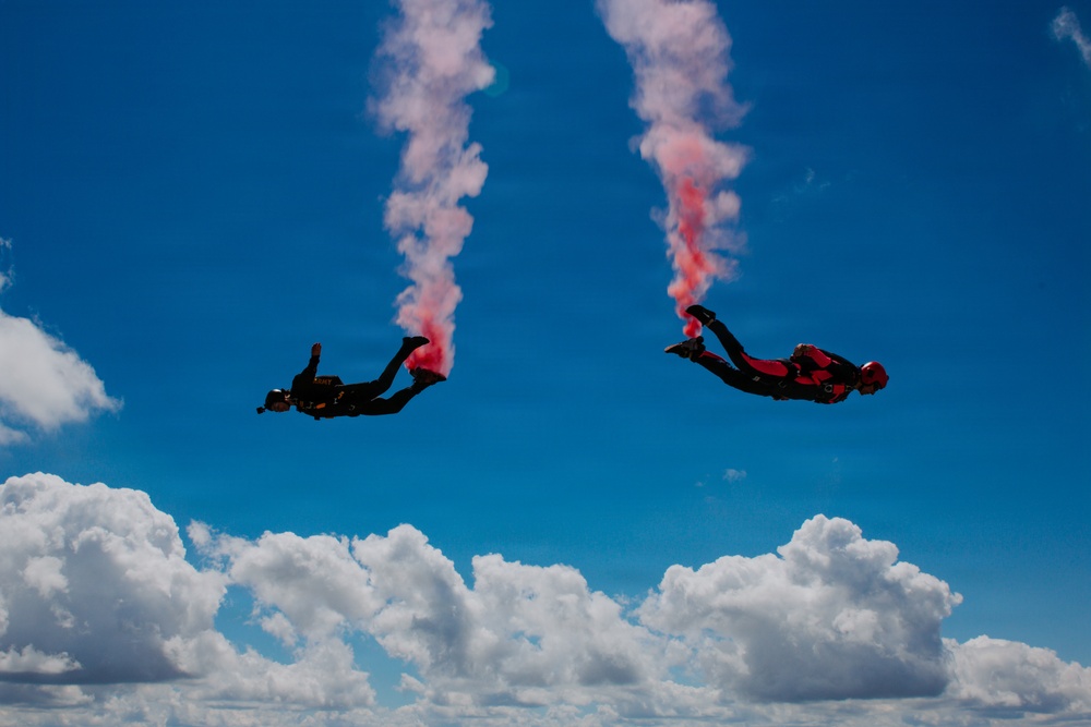 Parachuting brought two generations together over the skies of Ohio