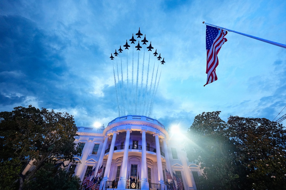 Thunderbirds, Blue Angels fly in rare Super Delta formation