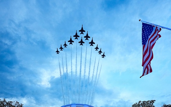 Thunderbirds, Blue Angels fly in rare Super Delta formation