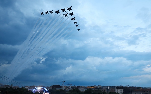 Thunderbirds, Blue Angels fly in rare Super Delta formation