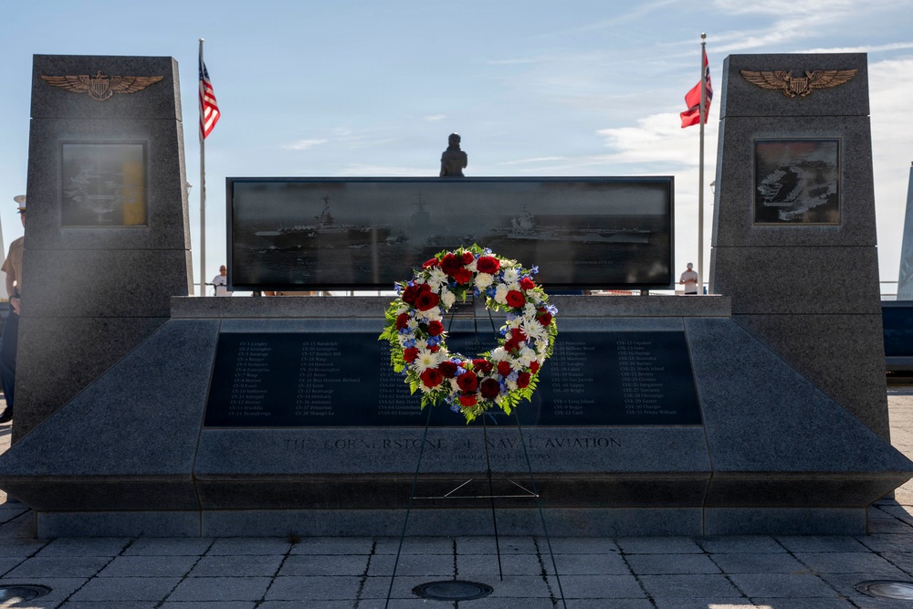 U.S. Marines Conduct Wreath-Laying Ceremony in Virginia Beach