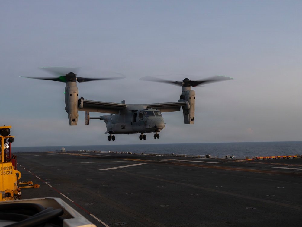 26th Marine Expeditionary Unit’s Type Commander’s Amphibious Training | HMH-461 and VMM-261conduct carrier qualifications aboard the USS Kearsarge