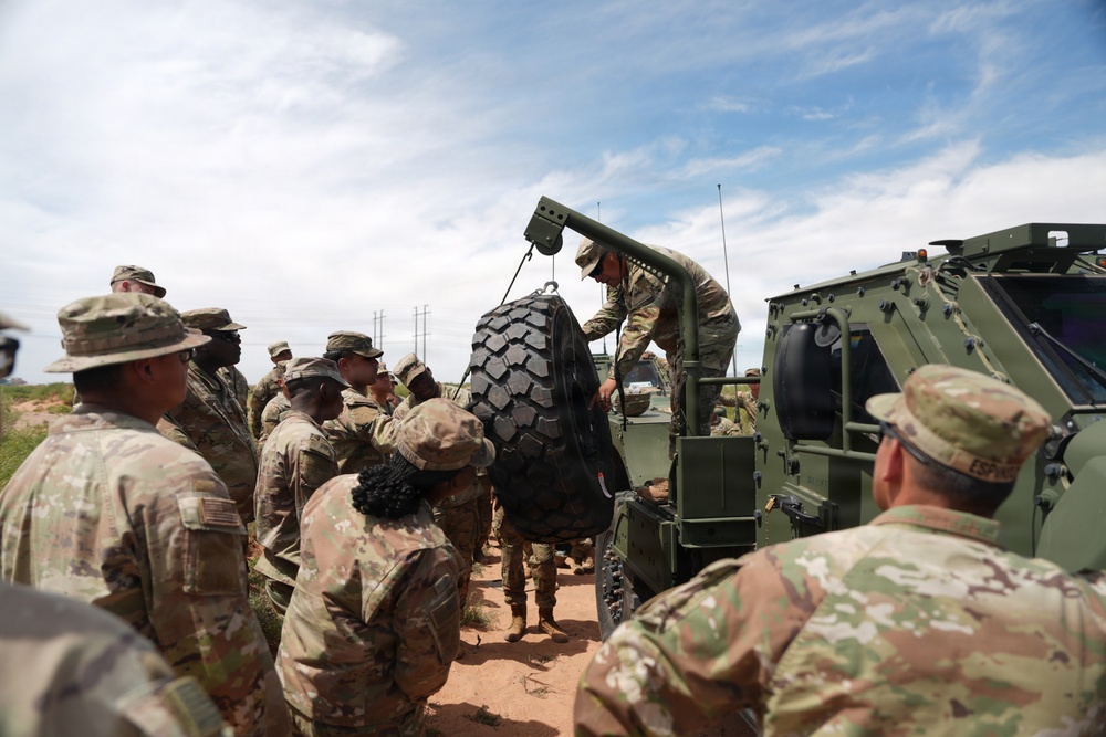 1st Armored Division Soldiers conduct JLTV recovery operations training