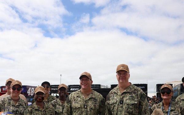 NASCAR driver Kyle Larson hosts tour for CSG 15 Sailors
