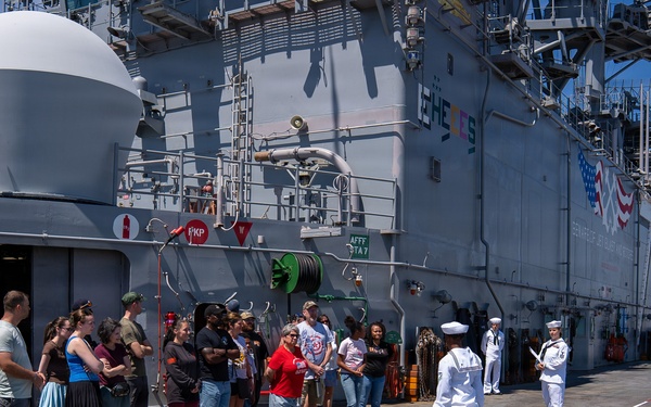 Sailors give tours aboard Wasp-class amphibious assault ship USS Iwo Jima (LHD 7)