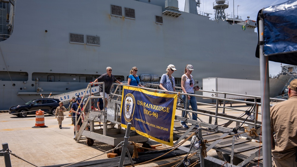Guests board Arleigh Burke-class guided-missile destroyer USS Bainbridge (DDG 96)