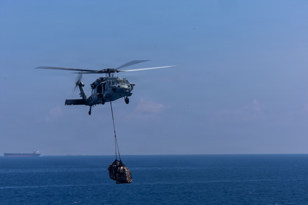 USS Boxer, USNS Alan Shepard, HSC 21 Conduct VERTREP