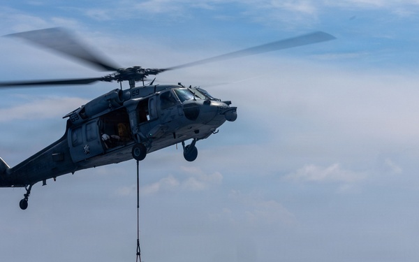 USS Boxer, USNS Alan Shepard, HSC 21 Conduct VERTREP