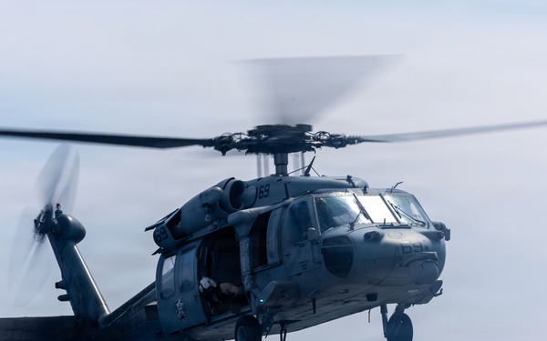 USS Boxer, USNS Alan Shepard, HSC 21 Conduct VERTREP