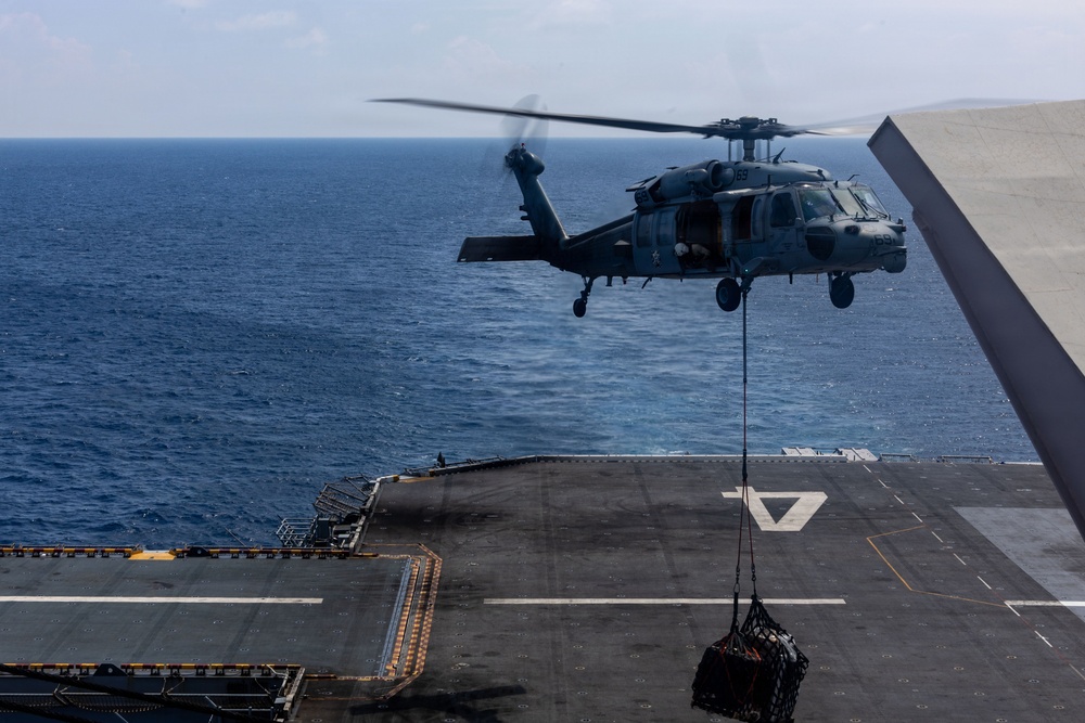 USS Boxer, USNS Alan Shepard, HSC 21 Conduct VERTREP