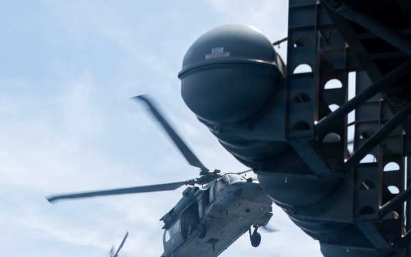 USS Boxer, USNS Alan Shepard, HSC 21 Conduct VERTREP