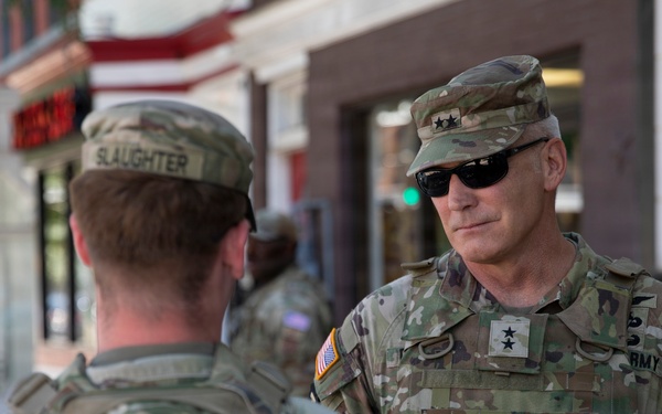 Senior leaders with NGB and DCNG visit JTF-DC patrol teams