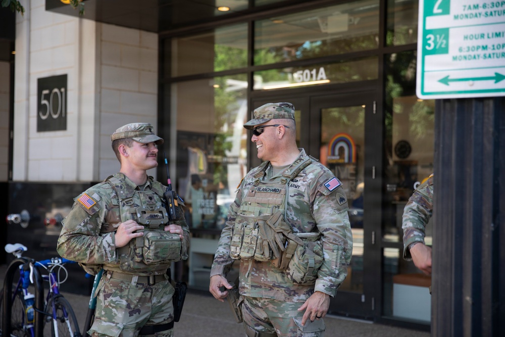Senior leaders with NGB and DCNG visit JTF-DC patrol teams
