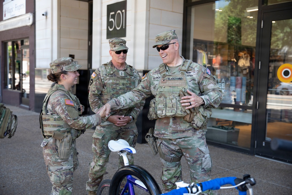 Senior leaders with NGB and DCNG visit JTF-DC patrol teams