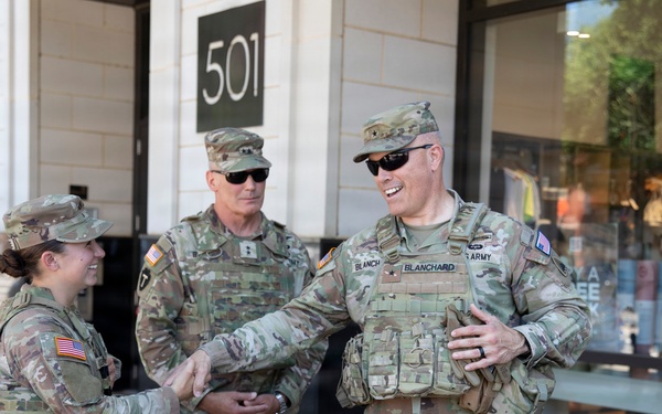 Senior leaders with NGB and DCNG visit JTF-DC patrol teams