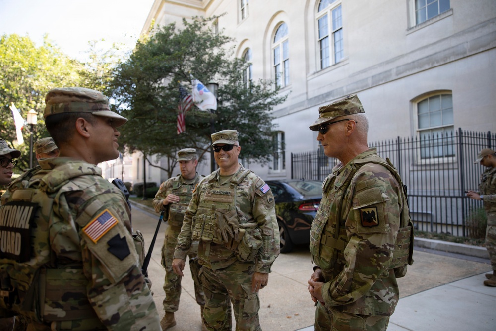 Senior leaders with NGB and DCNG visit JTF-DC patrol teams