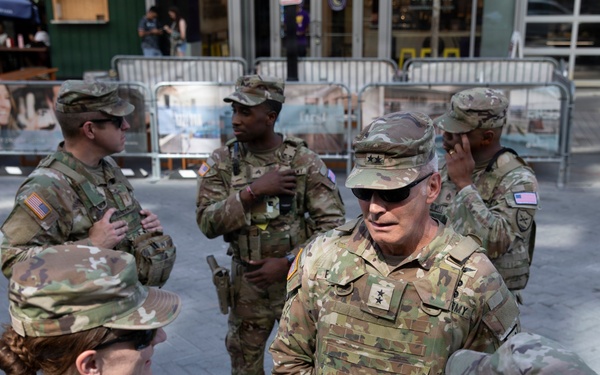 Senior leaders with NGB and DCNG visit JTF-DC patrol teams