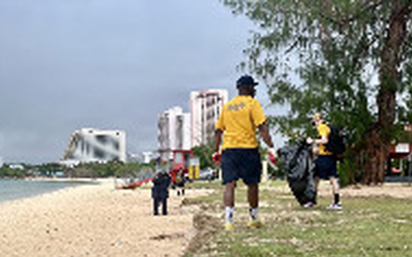 George Washington Sailors Participate in Guam Beach Clean Up