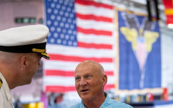 Former CNO visits USS Carl Vinson