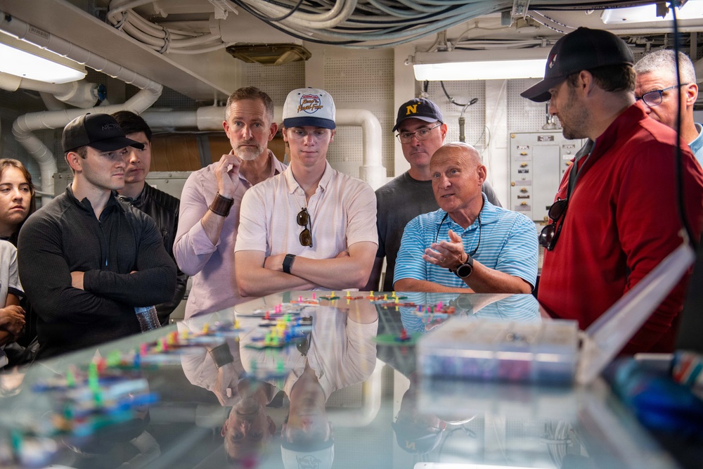 Former CNO visits USS Carl Vinson