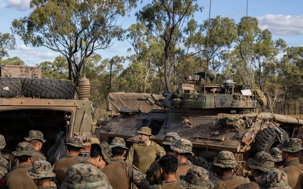 Southern Jackaroo 26: MRF-D Marines train on Australian light armored vehicle, receive field mess