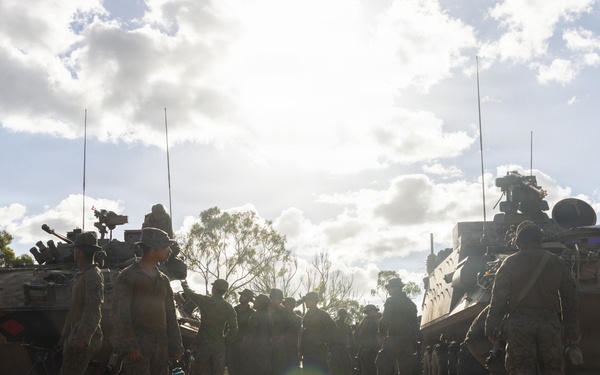 Southern Jackaroo 26: MRF-D Marines train on Australian light armored vehicle, receive field mess