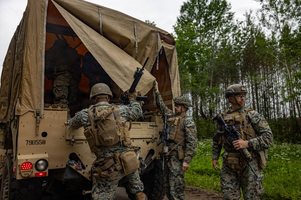 U.S. Marines conduct bilateral convoy training