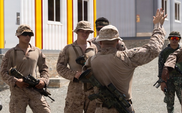 U.S., Philippine Marines conduct close-quarters battle training during KAMANDAG 10