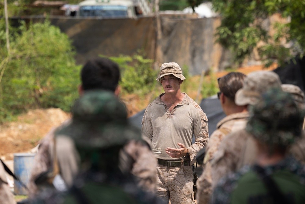 U.S., Philippine Marines conduct close-quarters battle training during KAMANDAG 10