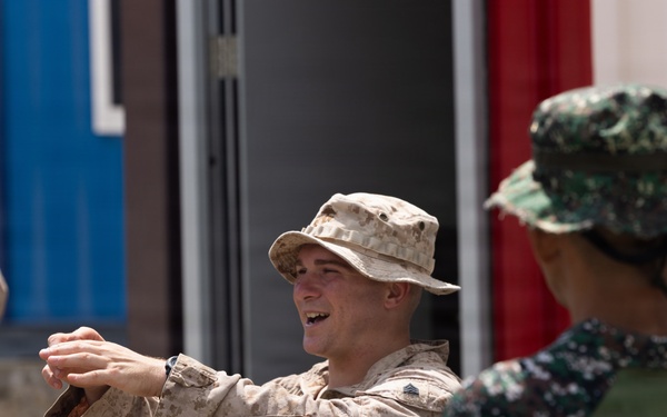 U.S., Philippine Marines conduct close-quarters battle training during KAMANDAG 10