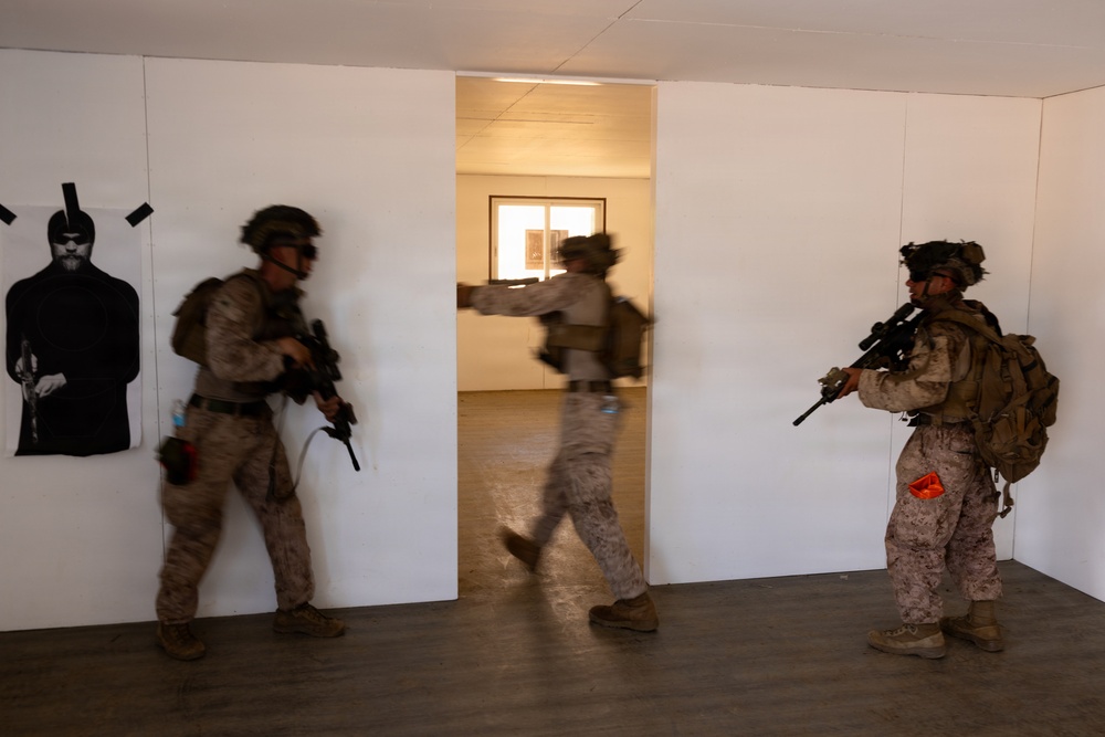 U.S., Philippine Marines conduct close-quarters battle training during KAMANDAG 10