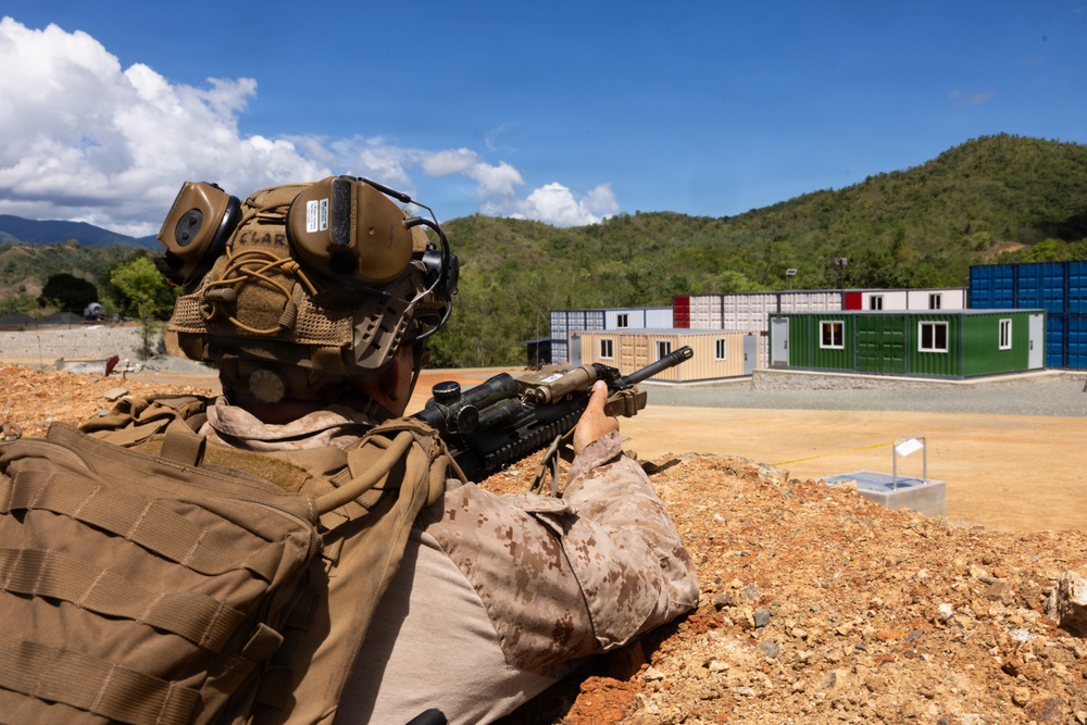 U.S., Philippine Marines conduct close-quarters battle training during KAMANDAG 10