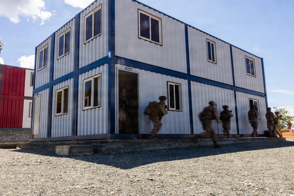 U.S., Philippine Marines conduct close-quarters battle training during KAMANDAG 10
