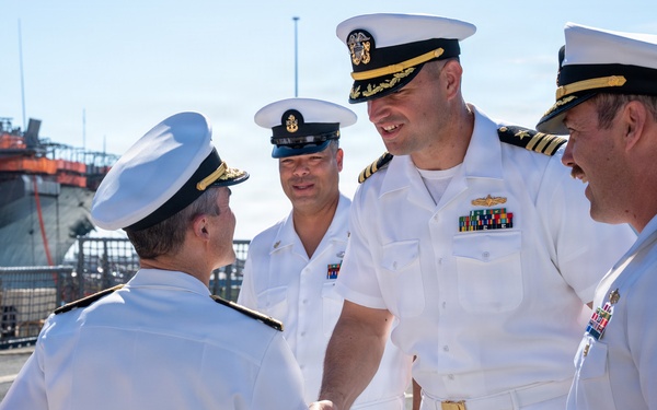 Vice Adm. Doug Perry Visits USS Minneapolis-Saint Paul (LCS 21) on Naval Station Norfolk