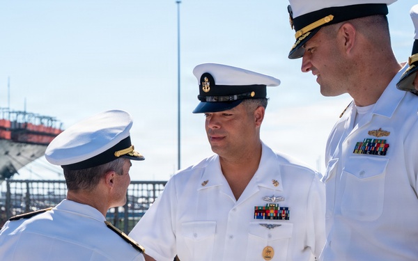 Vice Adm. Doug Perry Visits USS Minneapolis-Saint Paul (LCS 21) on Naval Station Norfolk