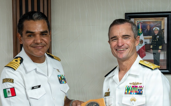 Vice Adm. Doug Perry Visits Rio Papaloapan (A411) on Naval Station Norfolk