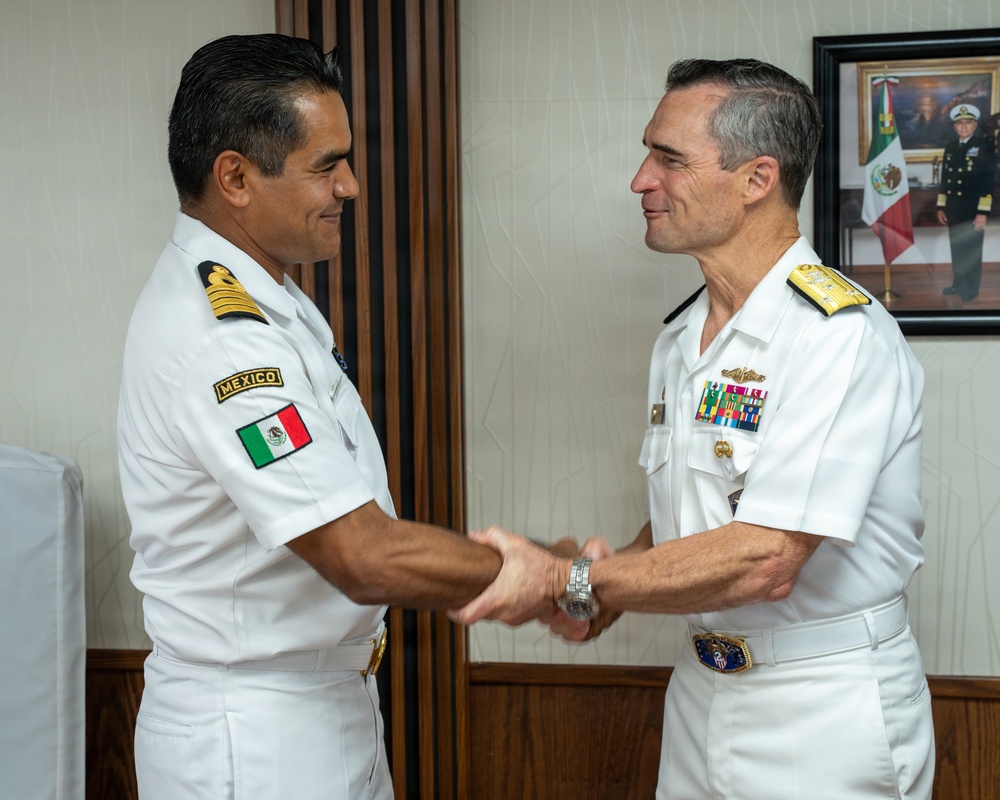 Vice Adm. Doug Perry Visits Rio Papaloapan (A411) on Naval Station Norfolk