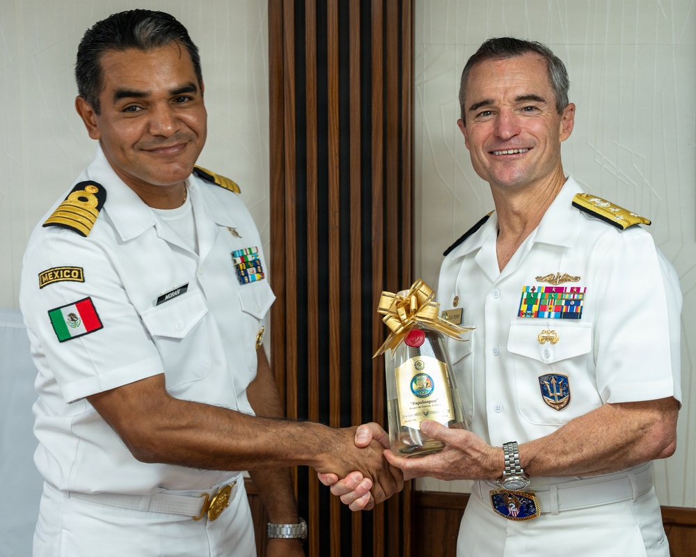 Vice Adm. Doug Perry Visits Rio Papaloapan (A411) on Naval Station Norfolk