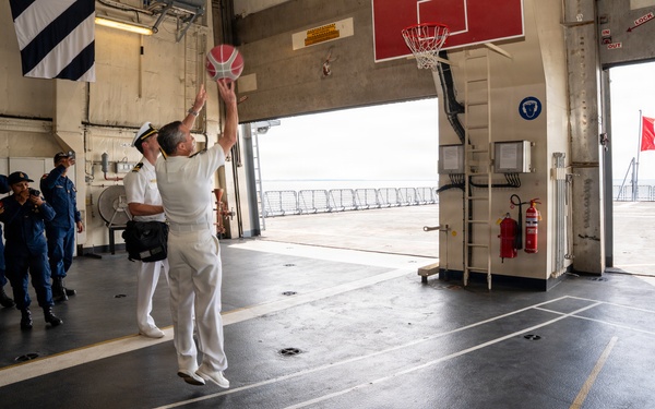 Vice Adm. Doug Perry Visits BAP TACNA (ARL 158) on Naval Station Norfolk