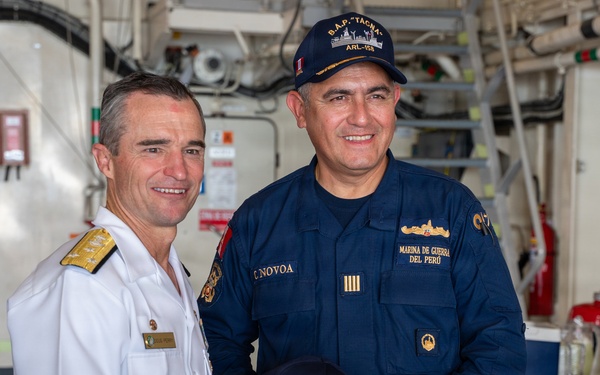 Vice Adm. Doug Perry Visits BAP TACNA (ARL 158) on Naval Station Norfolk