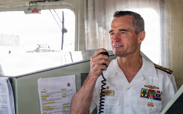 Vice Adm. Doug Perry Visits HNLMS Van Amstel (F831) on Naval Station Norfolk