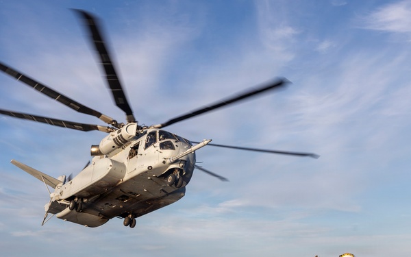 26th Marine Expeditionary Unit’s Type Commander’s Amphibious Training | HMH-461 and VMM-261 conduct night flight training operations aboard the USS Kearsarge